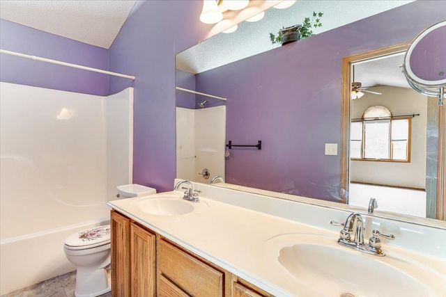 5359 S Stoneborough St, Wichita, KS 67217