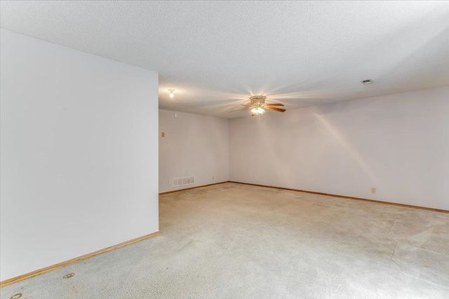 5359 S Stoneborough St, Wichita, KS 67217
