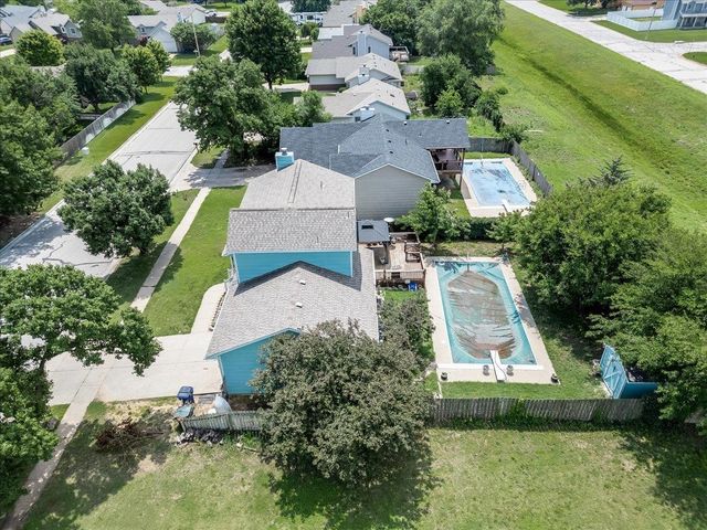 5359 S Stoneborough St, Wichita, KS 67217