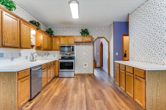 5359 S Stoneborough St, Wichita, KS 67217