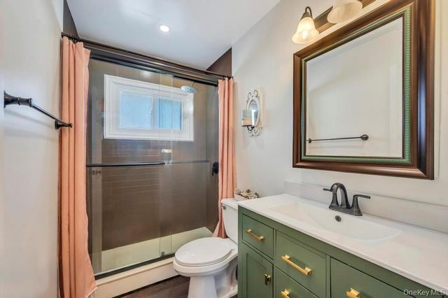 460 Roquette Avenue, Floral Park, NY 11001