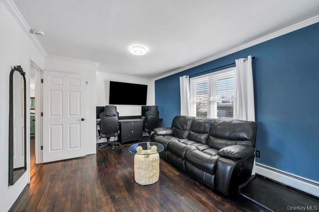 460 Roquette Avenue, Floral Park, NY 11001