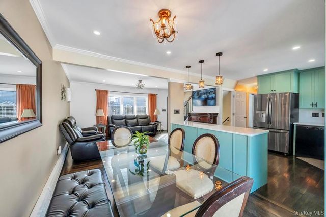 460 Roquette Avenue, Floral Park, NY 11001