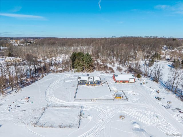 2193 Hummer Lake Road, Brandon Charter Township, MI 48462