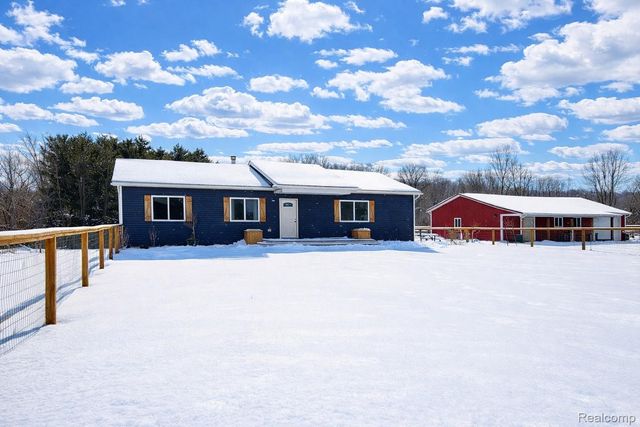 2193 Hummer Lake Road, Brandon Charter Township, MI 48462