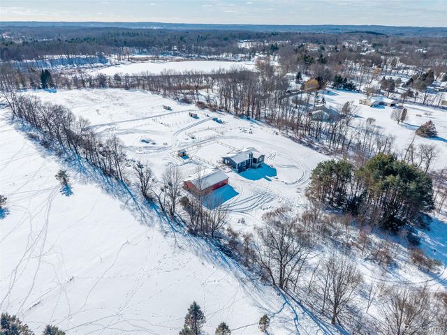 2193 Hummer Lake Road, Brandon Charter Township, MI 48462