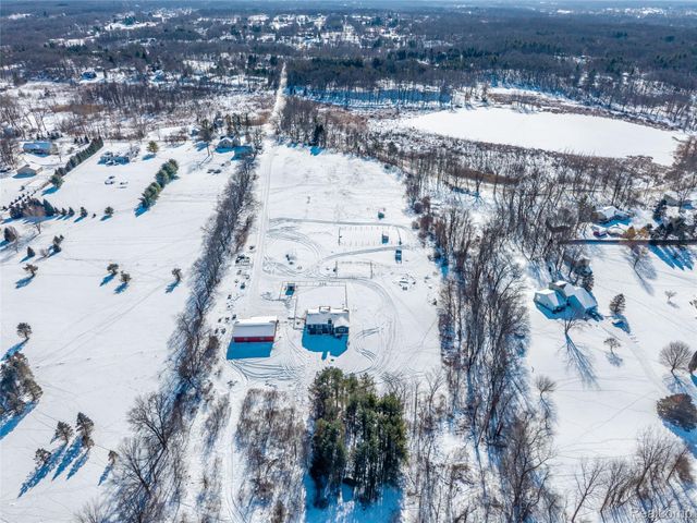 2193 Hummer Lake Road, Brandon Charter Township, MI 48462