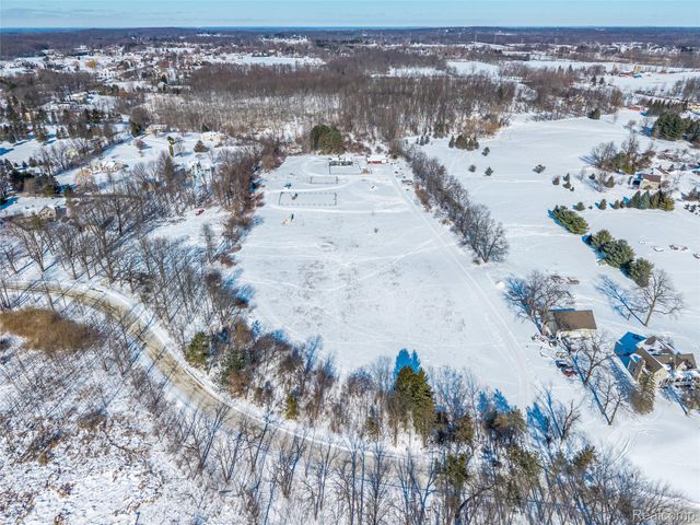 2193 Hummer Lake Road, Brandon Charter Township, MI 48462