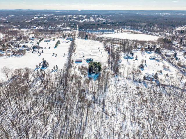 2193 Hummer Lake Road, Brandon Charter Township, MI 48462