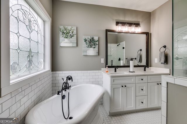 107 College Street, Carrollton, GA 30117