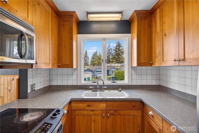 403 E Spruce Street, Mount Vernon, WA 98273