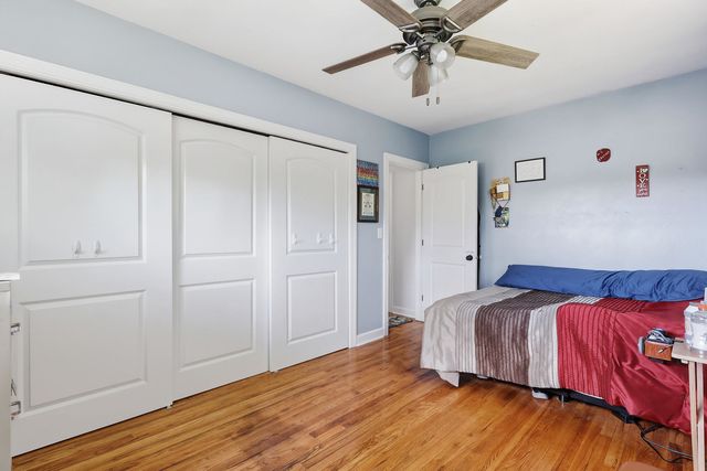 10 Waverly Court, Davenport, IA 52804