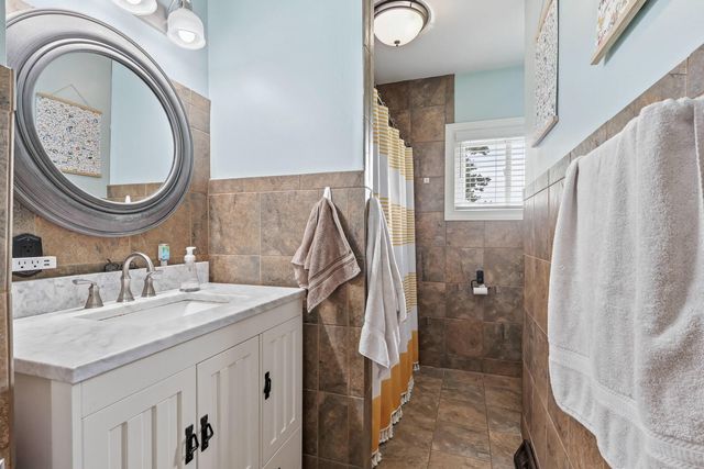 10 Waverly Court, Davenport, IA 52804