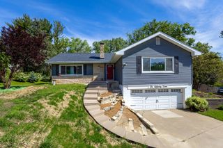 10 Waverly Court, Davenport, IA 52804
