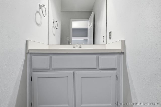 6326 E 89th Place 1006, Tulsa, OK 74137