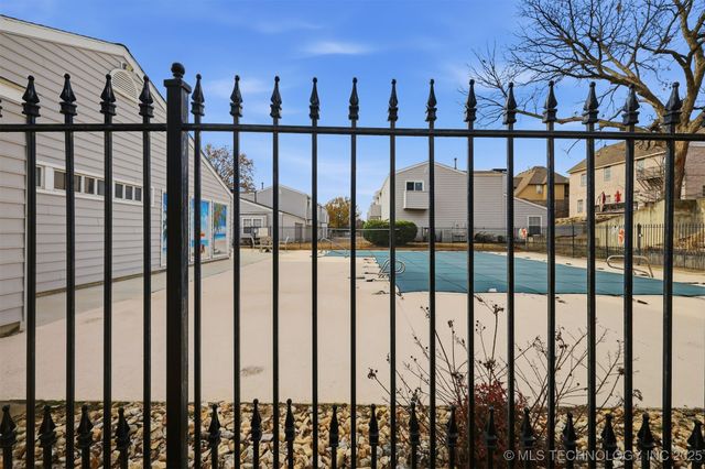 6326 E 89th Place 1006, Tulsa, OK 74137