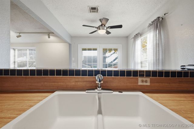 6326 E 89th Place 1006, Tulsa, OK 74137