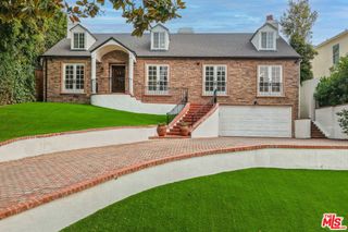 500 Warner Avenue, Los Angeles, CA 90024