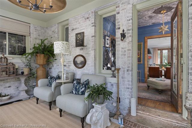 1377 Harvard Road, Grosse Pointe Park, MI 48230
