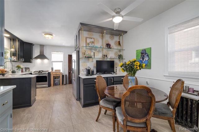 1377 Harvard Road, Grosse Pointe Park, MI 48230