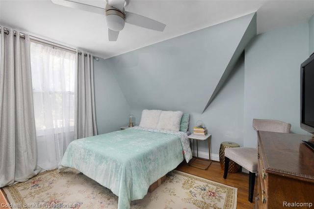 1377 Harvard Road, Grosse Pointe Park, MI 48230