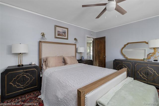 1377 Harvard Road, Grosse Pointe Park, MI 48230
