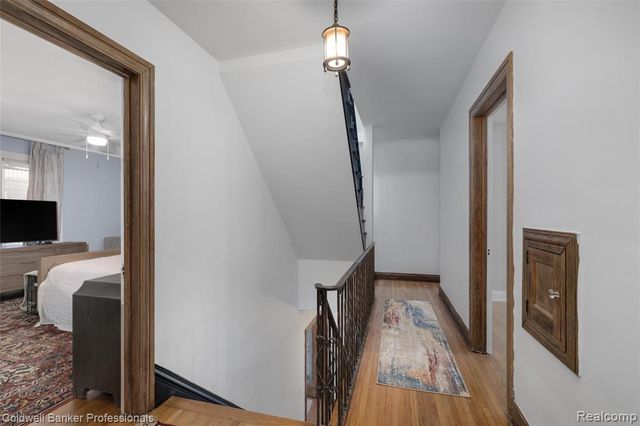 1377 Harvard Road, Grosse Pointe Park, MI 48230