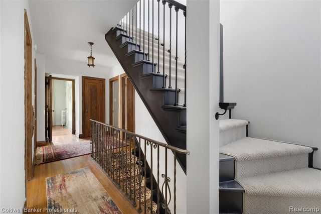 1377 Harvard Road, Grosse Pointe Park, MI 48230