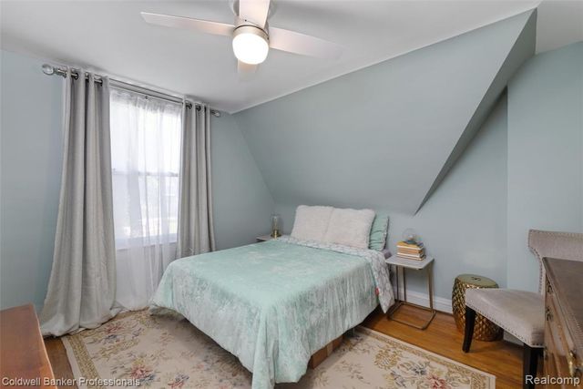 1377 Harvard Road, Grosse Pointe Park, MI 48230