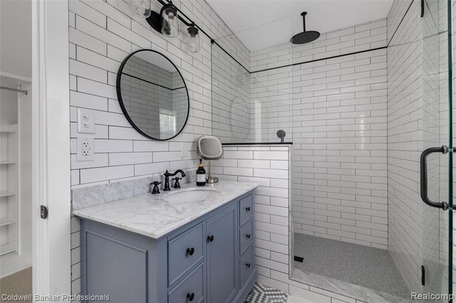 1377 Harvard Road, Grosse Pointe Park, MI 48230