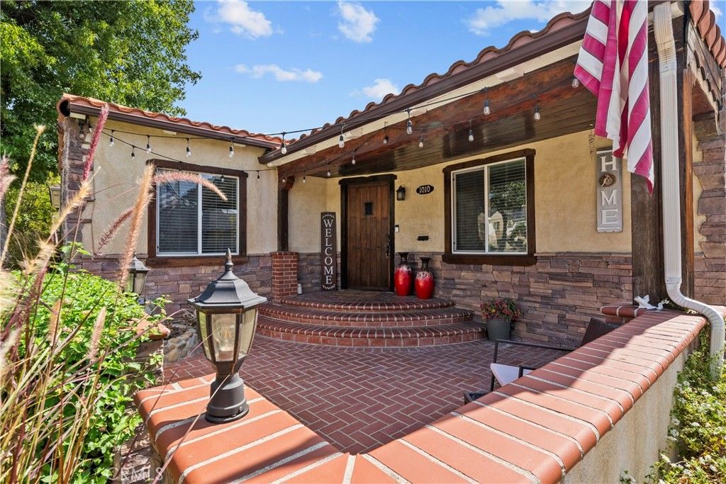 1010 E Santa Anita, Burbank, CA 91501 — exterior