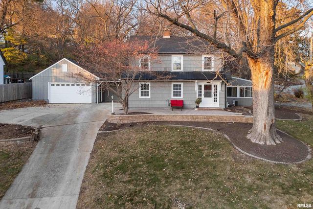 204 GREENWOOD Avenue, Bettendorf, IA 52722