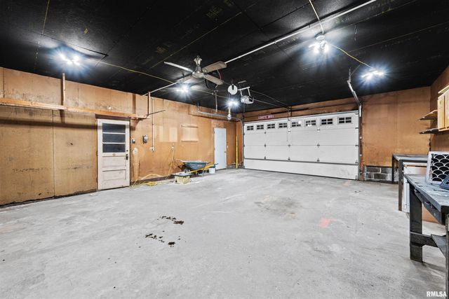 204 GREENWOOD Avenue, Bettendorf, IA 52722