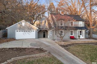 204 GREENWOOD Avenue, Bettendorf, IA 52722