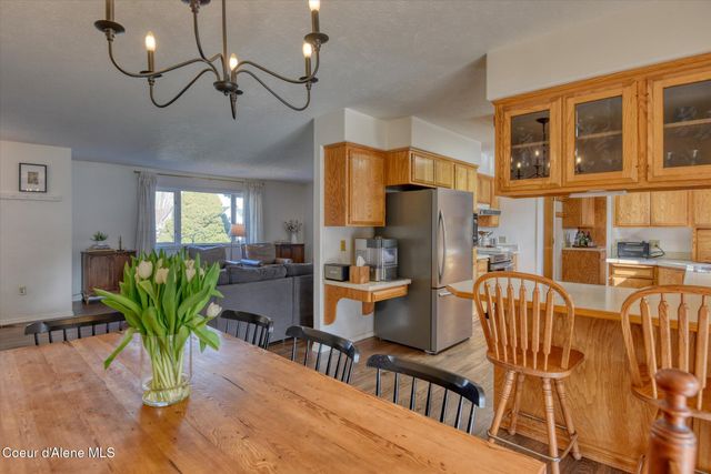 654 E Maple PL, Hayden, ID 83835