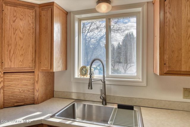 654 E Maple PL, Hayden, ID 83835