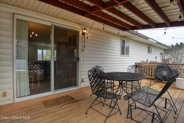 654 E Maple PL, Hayden, ID 83835