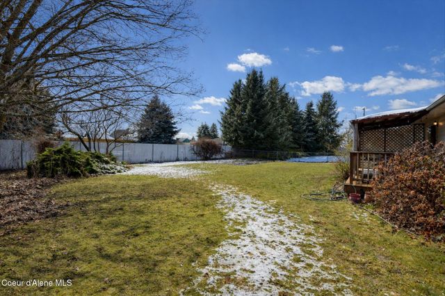 654 E Maple PL, Hayden, ID 83835