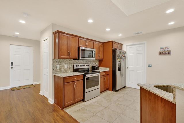 3 Los Gatos Lane, Port St. Lucie, FL 34952