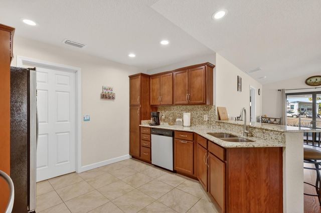 3 Los Gatos Lane, Port St. Lucie, FL 34952
