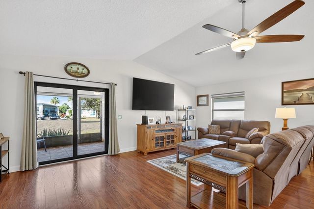 3 Los Gatos Lane, Port St. Lucie, FL 34952