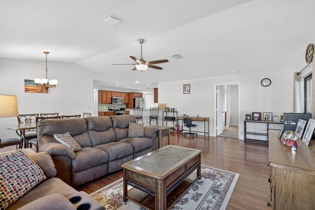3 Los Gatos Lane, Port St. Lucie, FL 34952