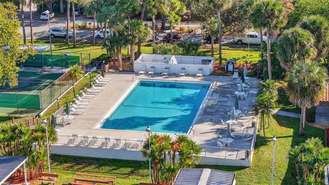 3 Los Gatos Lane, Port St. Lucie, FL 34952
