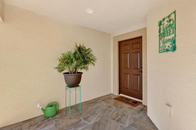3 Los Gatos Lane, Port St. Lucie, FL 34952