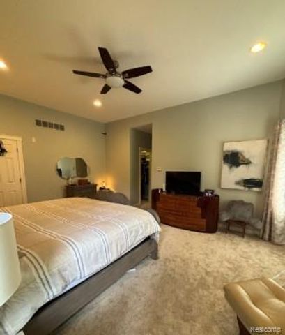 9035 N Island Drive, Flushing, MI 48433