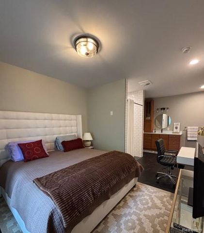9035 N Island Drive, Flushing, MI 48433
