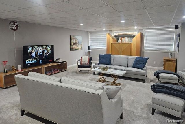 9035 N Island Drive, Flushing, MI 48433
