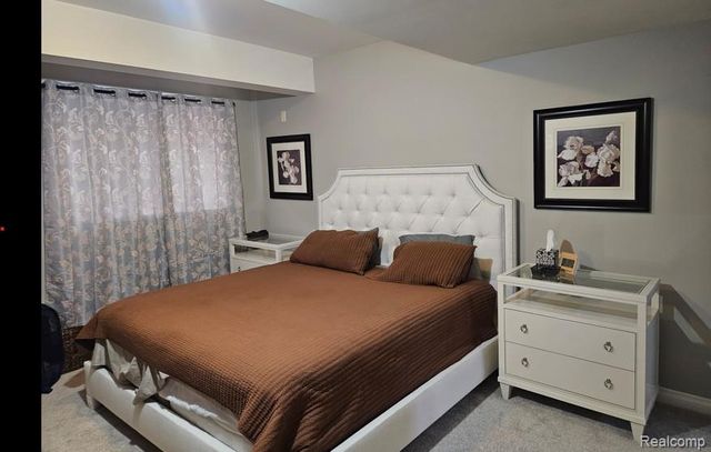 9035 N Island Drive, Flushing, MI 48433