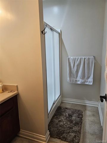 9035 N Island Drive, Flushing, MI 48433