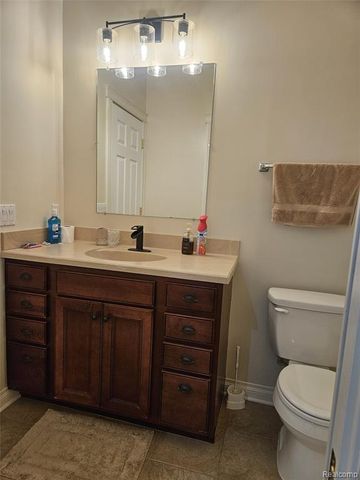 9035 N Island Drive, Flushing, MI 48433